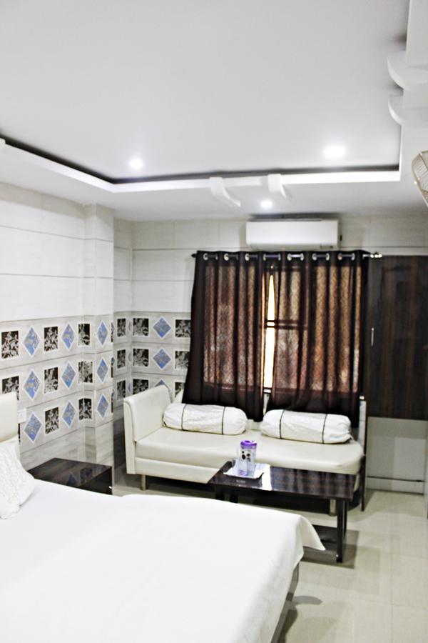 Hotel Shikhar Inn Ujjain Extérieur photo